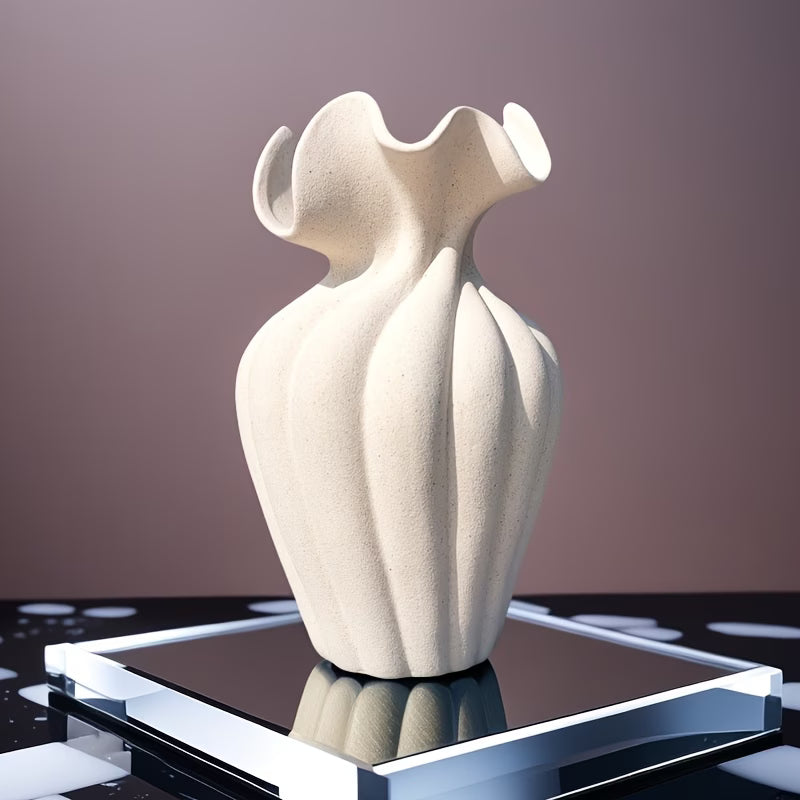 Elegant Ceramic Vase – Modern Artistic Design