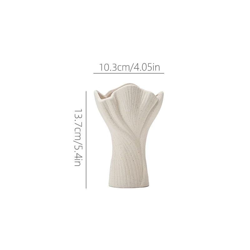 Elegant Matte White Ceramic Vase – Minimalist Modern Design