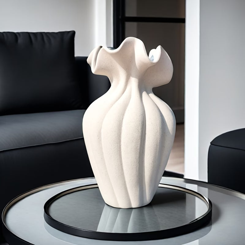 Elegant Ceramic Vase – Modern Artistic Design