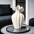 Elegant Ceramic Vase – Modern Artistic Design
